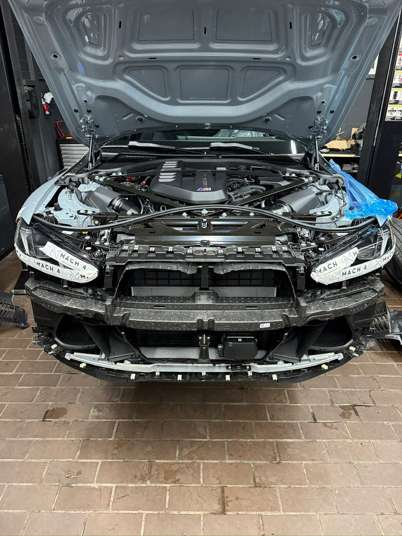 Laden Sie das Bild in Galerie -Viewer, Mach 4 Abdeckung Pralldämpfer Stoßstange Grill Carbon/schwarz glanz / Carbon/gloss black impact absorber cover für BMW M3 G80/G81 / M4 G82/G83