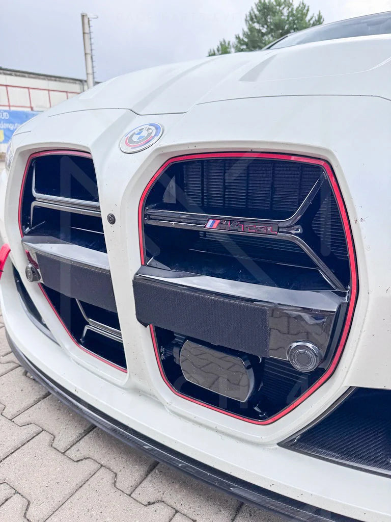 Laden Sie das Bild in Galerie -Viewer, Mach 4 Abdeckung Pralldämpfer Stoßstange Grill Carbon/schwarz glanz / Carbon/gloss black impact absorber cover für BMW M3 G80/G81 / M4 G82/G83