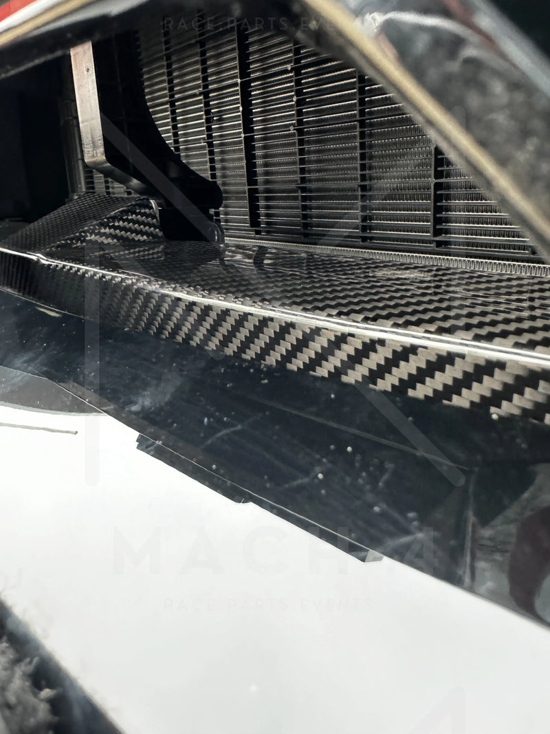 Laden Sie das Bild in Galerie -Viewer, Mach 4 Abdeckung Pralldämpfer Stoßstange Grill Carbon/schwarz glanz / Carbon/gloss black impact absorber cover für BMW M3 G80/G81 / M4 G82/G83